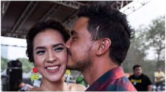 Deretan Lagu Raisa yang Dinilai Kode Pernikahannya Tak Baik-Baik Saja