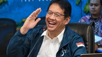 Menkeu Purbaya Ancam Mafia Impor Baju Bekas, Thrifting Pasar Senen Gimana?