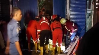 Ruko Suku Cadang Motor di Padang Terbakar, Anak Pemilik Tewas Terjebak Kobaran Api!