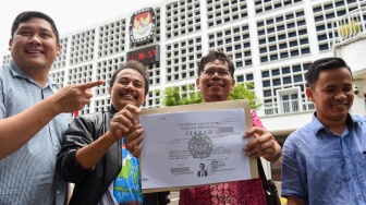 Roy Suryo Cs Berhasil Dapatkan Salinan Ijazah Jokowi dari KPU