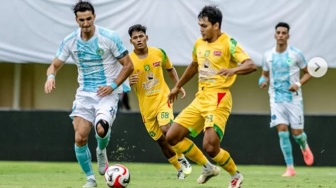 Hasil Super League: Banjir Kartu Merah, PSBS Biak vs Persebaya Malah Tanpa Gol