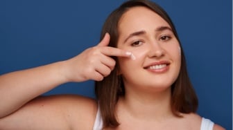 Kulit Cerah, Bebas Kusam! 6 Pilihan Tinted Sunscreen SPF 50 Buat Daily Look