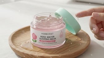 Tidur Pulas, Bangun Glowing: 4 Sleeping Mask Murah yang Wajib Kamu Coba
