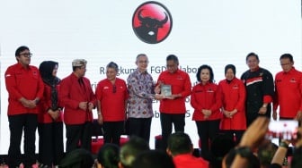 Hasto Kristiyanto: Dorong Kebangkitan Ekonomi Maritim dan Desa Wisata Indonesia