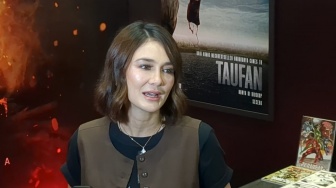 Fans Berat Genre Horor, Luna Maya Tarik Ucapan Hiatus Demi Film Zombie 'Zona Merah'