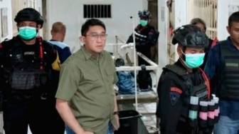 Sidak Gabungan di Lapas Karawang, Puluhan Ponsel Disita dari Blok Narapidana
