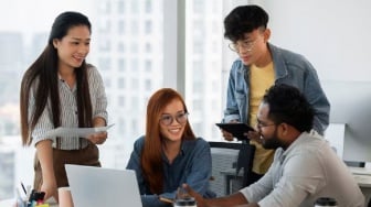 Pendidikan Humaniora Digital: Menjaga Keseimbangan Teknologi dan Nilai Kemanusiaan di Era Modern