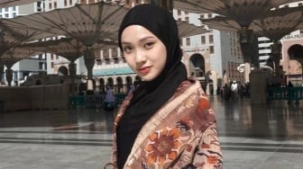 Jule Tak Bantah Isu Selingkuh, Pernyataan Klarifikasinya Tuai Kritik Pedas