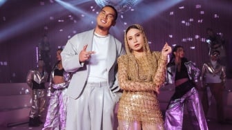 Lewat Asmara Dansa, Rossa Hidupkan Kembali Lagu Pop Klasik dengan Sentuhan Musik Modern