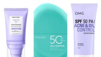 5 Rekomendasi Sunscreen dengan Formula Oil-Control, Tidak Bikin Kulit Berminyak