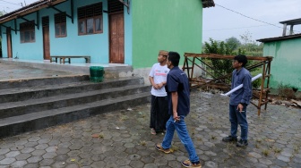 Dukung Peningkatan Sarana Prasarana, Semen Gresik Salurkan Bantuan Renovasi untuk Madrasah Al Hikmah