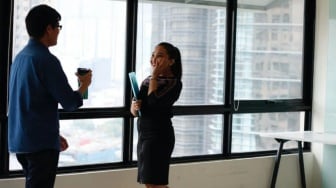 Niatnya Sih Cuma Dekat, Tapi Ini 3 Tanda Kamu Sebenarnya Sudah Selingkuh!