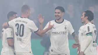 Kevin Diks Tampil Penuh, Borussia Monchengladbach Lolos ke 16 Besar DFB Pokal