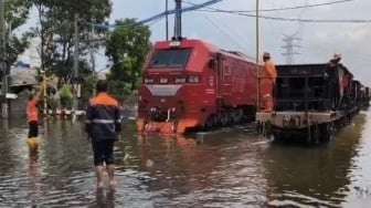 Banjir Semarang Lumpuhkan Perjalanan Kereta, 16 KA Dibatalkan dan Rute Jarak Jauh Dialihkan