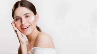 4 Day Cream Niacinamide Harga Murah Rp30 Ribu, Bikin Cerah Bebas Dark Spot