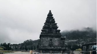 Misteri dan Keindahan Dataran Tinggi Dieng Petualangan di Antara Kabut