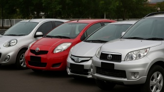 Murah Tapi Nggak Rewel! Ini Deretan Mobil Matic Bekas di Bawah Rp100 Juta yang Paling Bandel