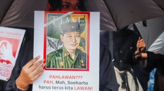 Kriteria Seseorang Bisa Dikatakan Pahlawan Nasional, Apakah Soeharto Layak?