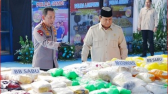 Hadir Langsung, Presiden Prabowo Pimpin Pemusnahan 214 Ton Narkoba Hasil Tangkapan Polri
