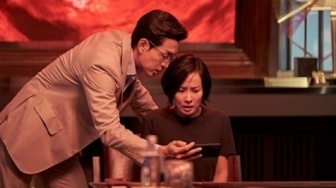 Review Film Murder Report: Wawancara Gila Menguji Batas Akal dan Nurani