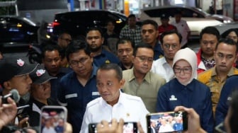 Ini Hasil Pengecekan Pertalite di Malang oleh Bahlil Lahadalia, Pertamina Diminta Tak Main-main