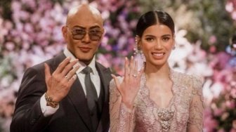 Deddy Corbuzier dan Sabrina Cerai, tapi Tetap Tulis Pesan Penuh Cinta