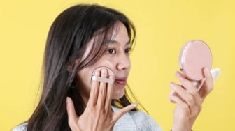 5 Rekomendasi Cushion Lokal dengan Coverage Terbaik Untuk Tutupi Flek Hitam, Harga Mulai Rp50 Ribuan