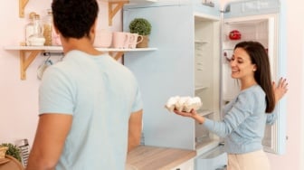 5 Rekomendasi Kulkas 2 Pintu Freezer Besar Tanpa Bunga Es