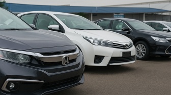 Dulu Mobil Mewah, Kini Rp200 Jutaan: Nasib Civic, Altis, dan Camry di Pasar Bekas 2025