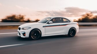 8 Rekomendasi Sedan Tahun 2000-an yang Kekinian Buat Anak Muda