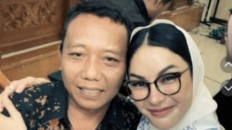 Pak Amin Siapanya Nikita Mirzani? Ekspresi Sedihnya saat Dampingi Sidang Vonis Jadi Sorotan
