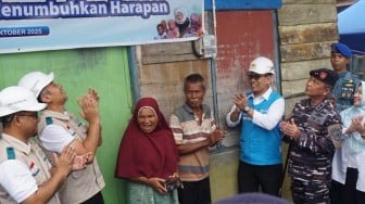 Cahaya dan Harapan di HLN ke-80: PLN Sambungkan Listrik Gratis bagi Keluarga Prasejahtera di Padang