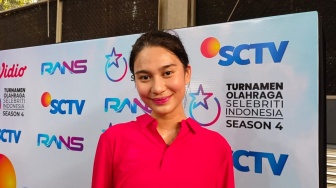 Penampilan Cetar Azizah Salsha di Turnamen Padel, Lipstiknya On Point