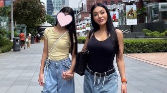 Air Mata Denada Pecah, Ungkap Titik Terendah Dampingi Aisha Lawan Leukemia