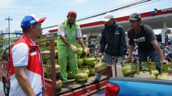 Pertamina Terobos Banjir Semarang: 750 Tabung LPG 3 Kg Disalurkan untuk Warga Terdampak