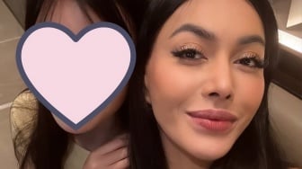 Ada Alasan Spiritual di Balik Alasan Denada Tak Tampilkan Wajah Aisha