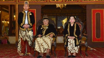 BREAKING NEWS! Raja Keraton Solo PB XIII Hangabehi Wafat