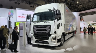 Isuzu Giga Generasi Terbaru Debut di JMS 2025