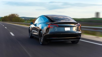 5 Rekomendasi Mobil Listrik Sedan Terbaik yang Murah dan Mewah