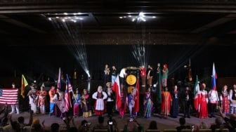 Pertemukan 12 Negara,  4th IICF 2025 Pecahkan Rekor MURI untuk "Semarak Nandak Ondel-Ondel Betawi"