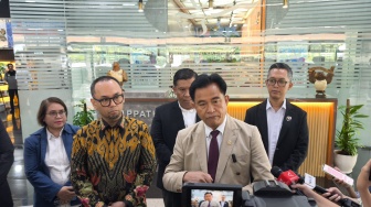 Yusril: Pasal KUHP Lama Tak Lagi Efektif, Judi Online Harus Dihantam dengan TPPU