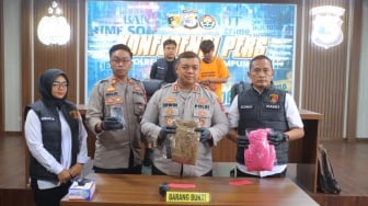 Kecanduan Video Porno Bikin Pemuda Nekat Cabuli Wanita Saat Salat di Masjid Garuntang