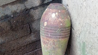 Duarr! Pemulung Tewas Mengenaskan Saat Potong Peluru Tank