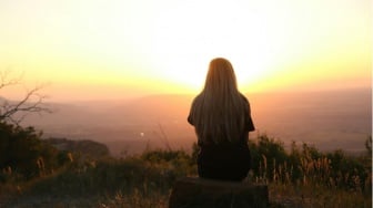 Takut Dinilai Buruk, Penjara Tak Terlihat di Era Media Sosial