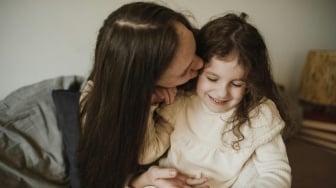 Ilmu Perempuan Tak Berhenti di Dirinya, tapi Hidup di Generasi Setelahnya!