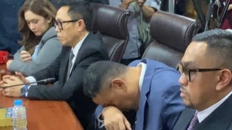 Aktif Lagi di DPR, Tangis Haru Adies Kadir dan Uya Kuya Pecah Usai MKD Nyatakan Tak Langgar Etik