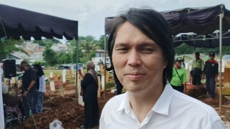 Bukan Rencana Awal, Once Mekel Ungkap Alasan Haru Pilih TPU Tanah Kusir Jadi Makam Mertua