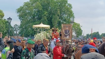 Mendadak Putra Mahkota Raja Solo Nyatakan Naik Tahta Jadi PB XIV di Hadapan Jasad Sang Ayah