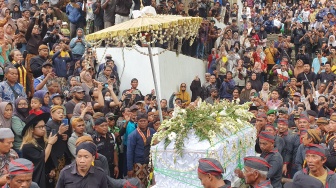 Masyarakat Antusias, Adik Paku Buwono XIII Sampaikan Terima Kasih Mendalam: Penghormatan Terakhir Sang Raja