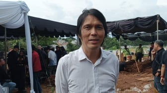 Tak Banyak Bicara, Mertua Once Mekel Ternyata Pernah Ngeband Bareng Ahmad Albar